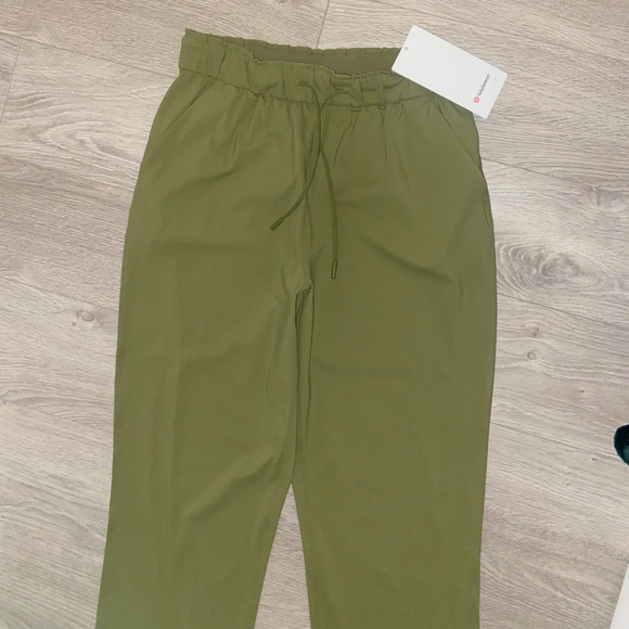 Lululemon stretch high rise olive pants - Picture 5 of 7